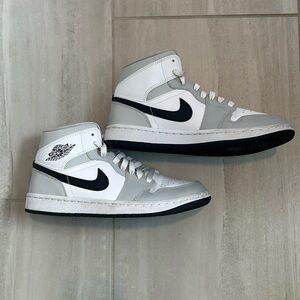 Wmns Air Jordan 1 Mid 'Grey Fog'